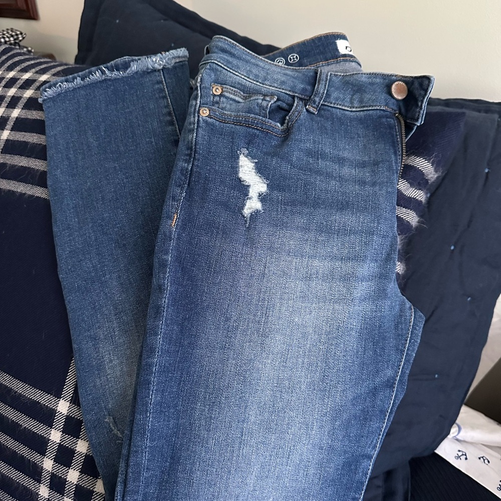 Women's DL 1961 MARA cropped Distressed Jeans with rough hem
